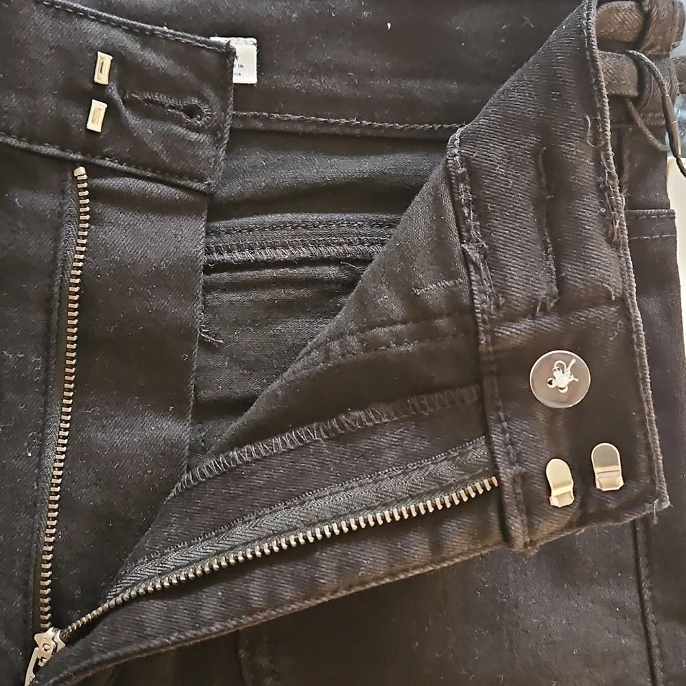 A Loves A High Rise Wide Leg Denim: Black: Size- 26 - Picture 10 of 13